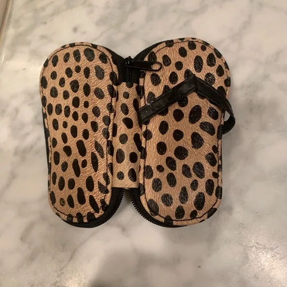 Manicure Set with Stainless Steel Clippers, file, tweezer, and pick - Picture 5 of 6